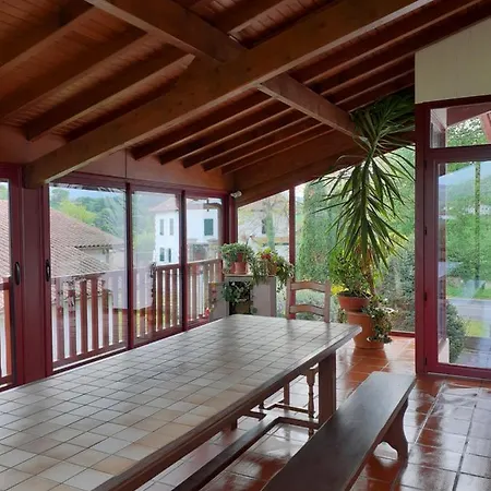 A L'etage Ferienhaus Saint-Jean-le-Vieux (Ain)